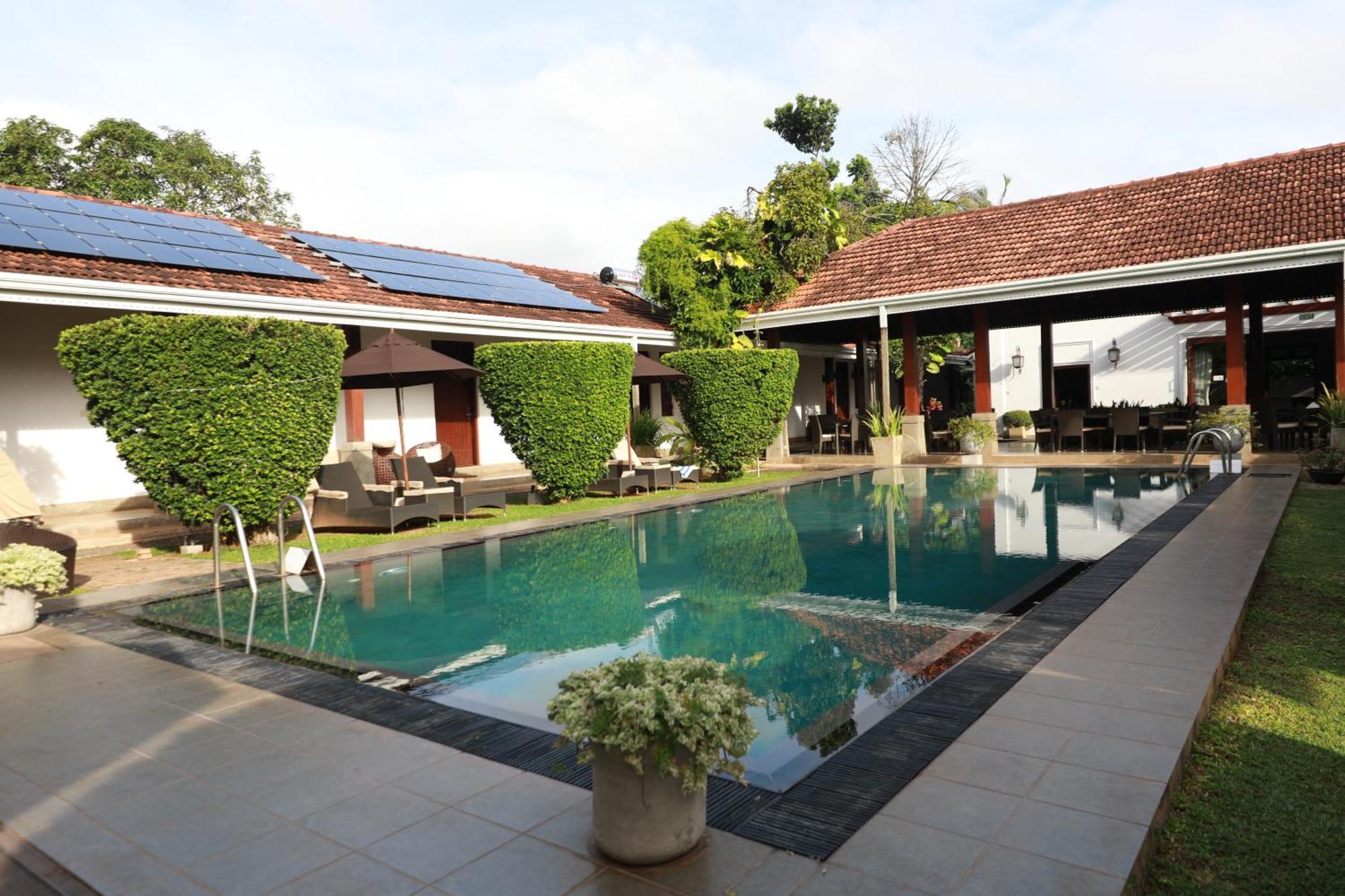 Swanee Grand Hotel เนกอมโบ ภายนอก รูปภาพ