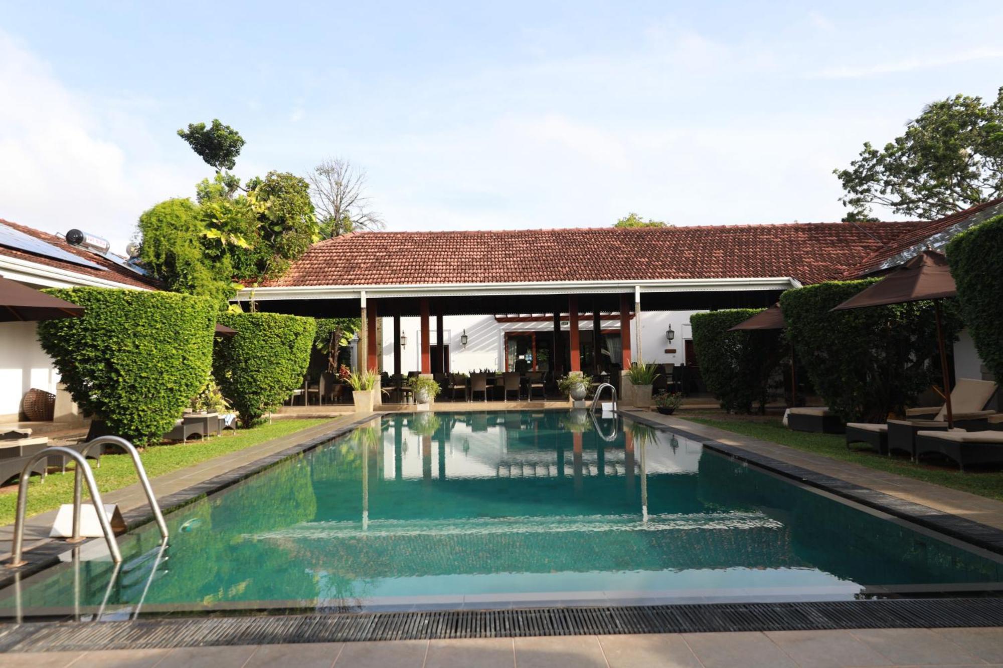 Swanee Grand Hotel เนกอมโบ ภายนอก รูปภาพ